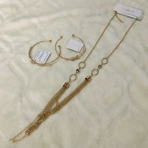 Costume jewelry 2 bracelets / 1 necklace